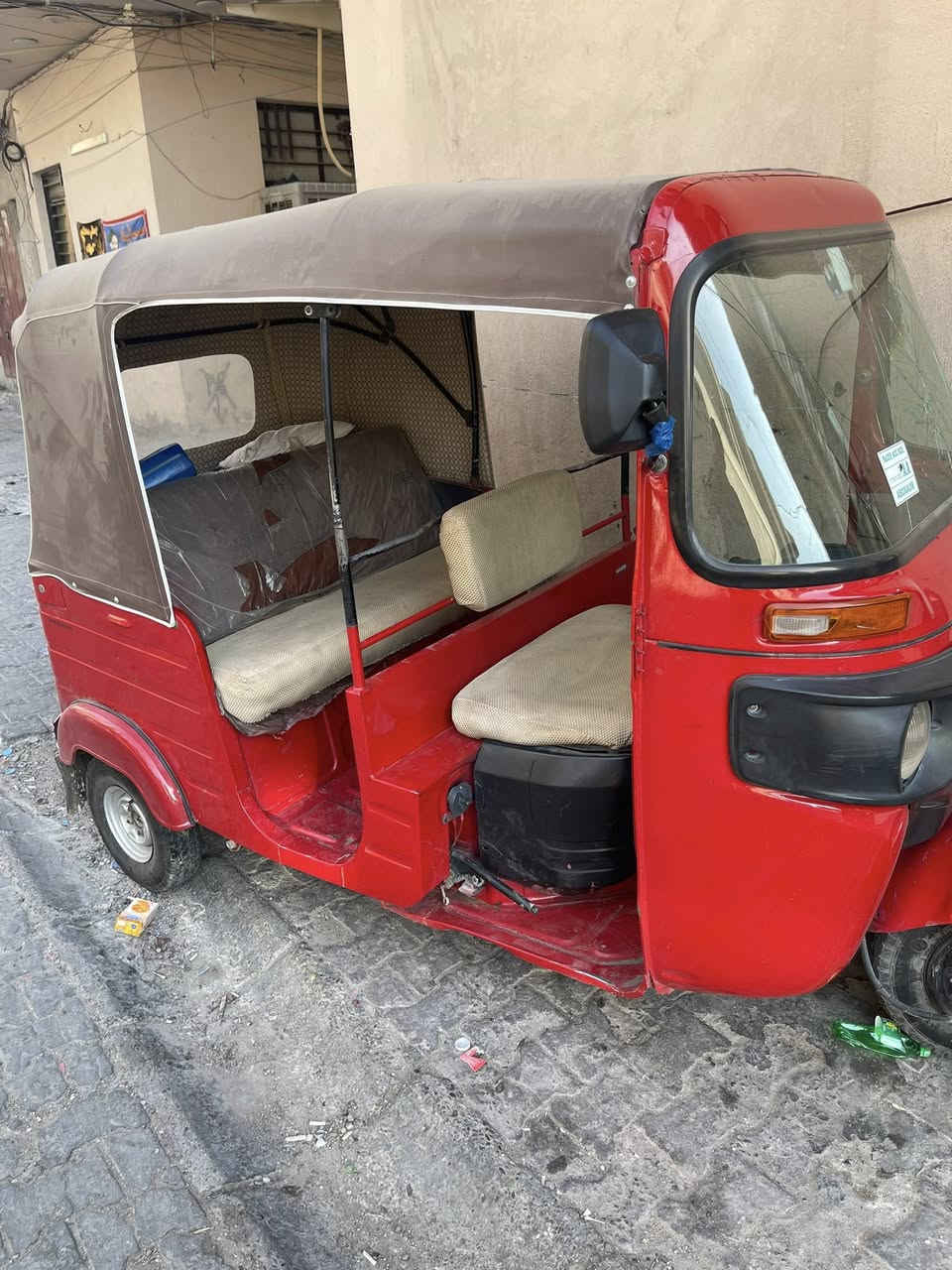 سلام عليكم تكتك مديل ١٨مكينتها ١٩تكتك نضيفه ومعمره وكامله ومكينتها كفاله بيع مستعجل مليون ونص اوراقها كامله ***********
