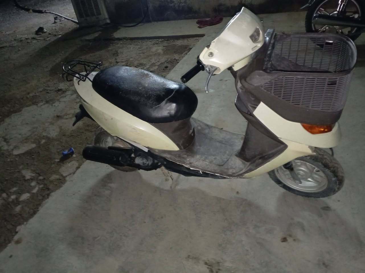 السلام عليكم للبيع ماطور ليدي ابو سله محرك باصندوك جديد الاتنقيص الادخان الاتبخير شرط كهربائيات كله شغاله لسعر 225وبي مجال الشراي مكان سامراء الاستفسار على هذا ***********
