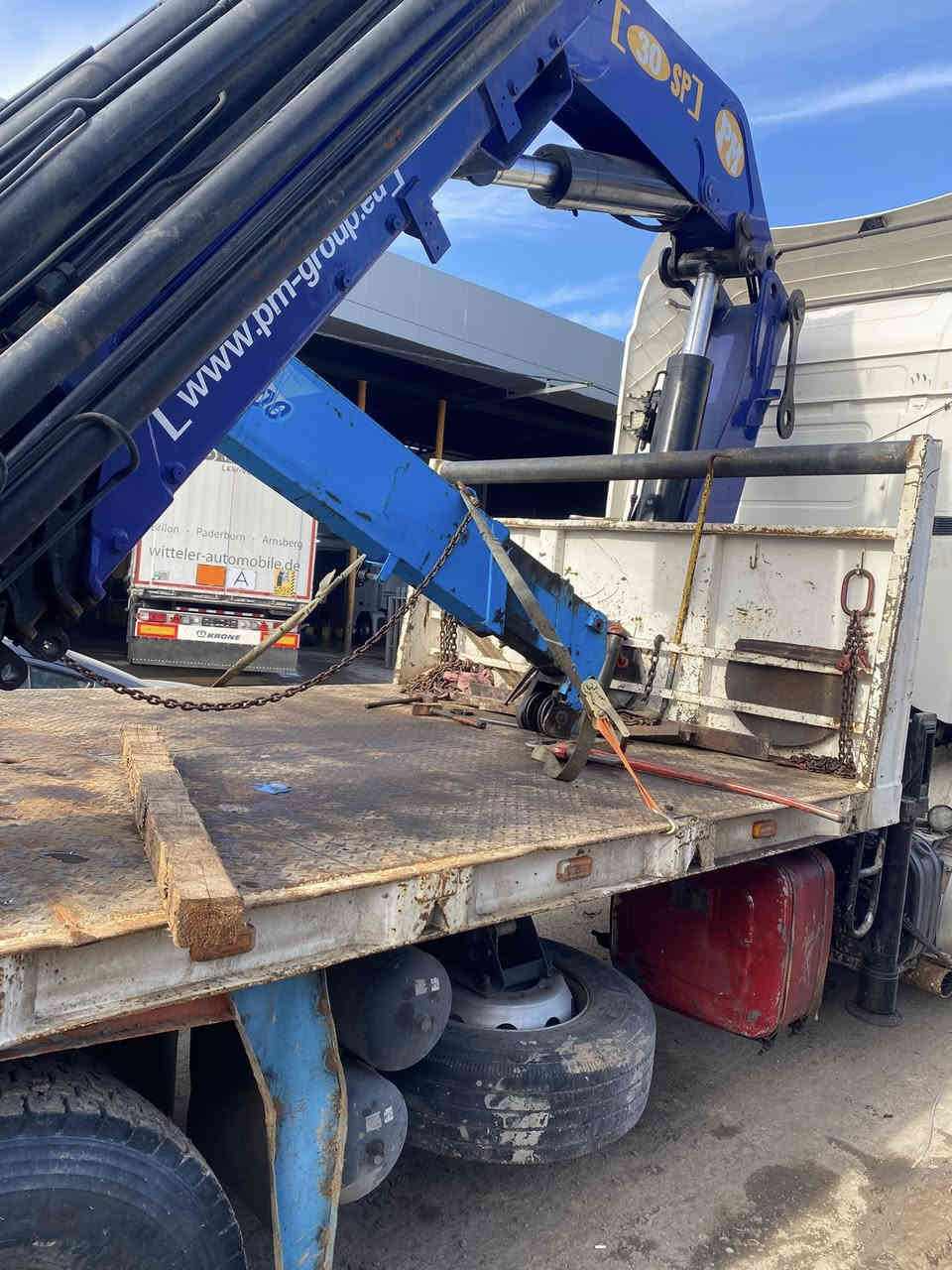 سلام عليكم 
للبيع كرين سوبر زيد ٥طن ٢ سلايت 
***********
***********
