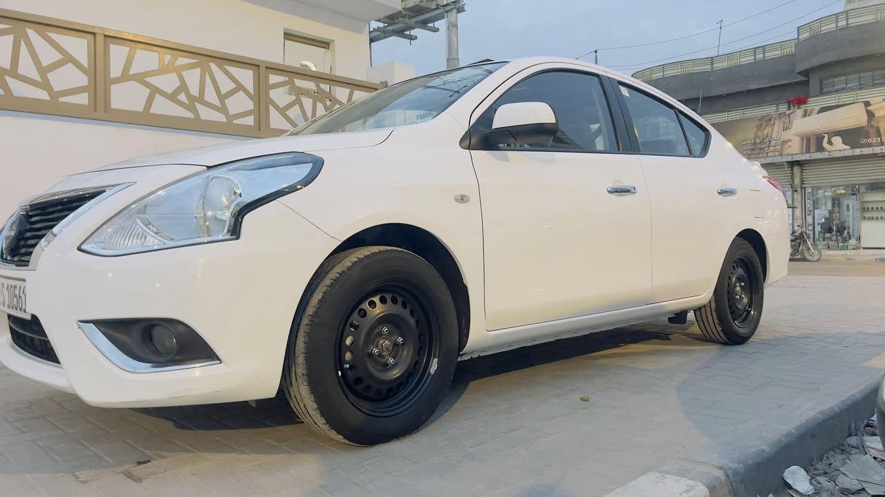 سلام عليكم نيسان سني هندي لبليته زركه مديل2024مكفوله مكان بصره لقبله سعر 126وبيه مجال ***********
