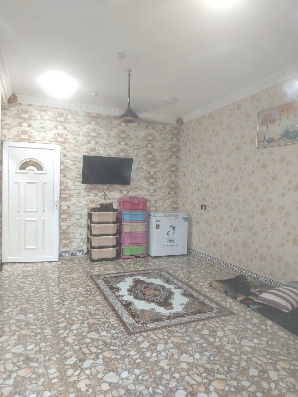 بعد توكل على الله
استثمار استثمار
دار البيع
مساحه ١٠٠ متر
الموقع تحرير الحولي
طابو صرف زراعي قرار 25
كلشي كامل فقط نقص البيتونه سندويج مسكفه حالين مؤجر ٢٢٥ الف
خدمات كهرباء مي مجاري شارع تبليط
خط ظوئي الاتصال على الرقم *********** خاص مفتوح أو واتساب سعر مناسب
