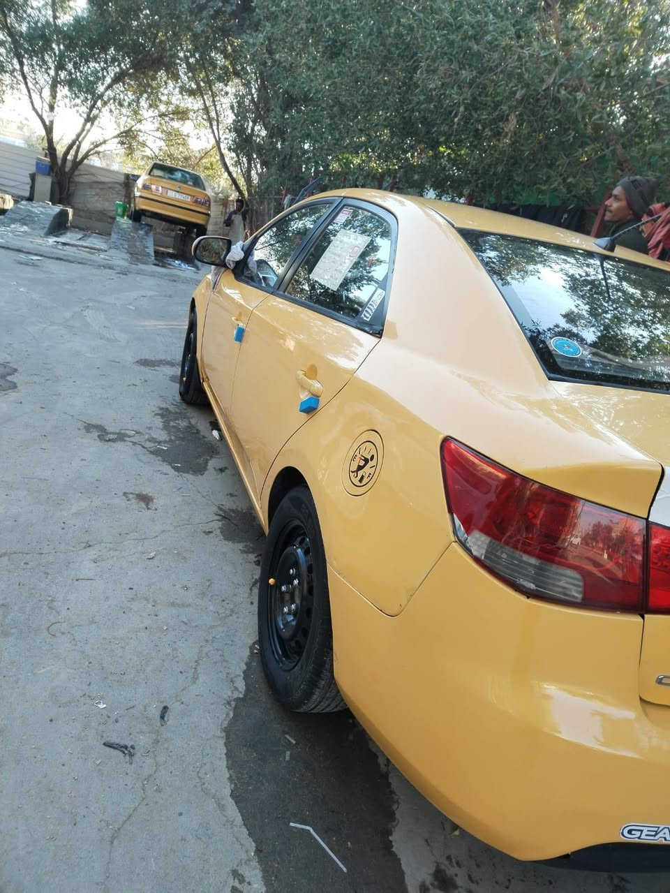 للبيع سيراتو ٢٠١٢ بيه حادث جاملغ خلفي عكس السائق بي معجون 
سيارة 🚗 نظيفة 
مكاني بغداد 
السعر ٨٣
هيئة و غرامات كاملة 
للاتصال ***********
