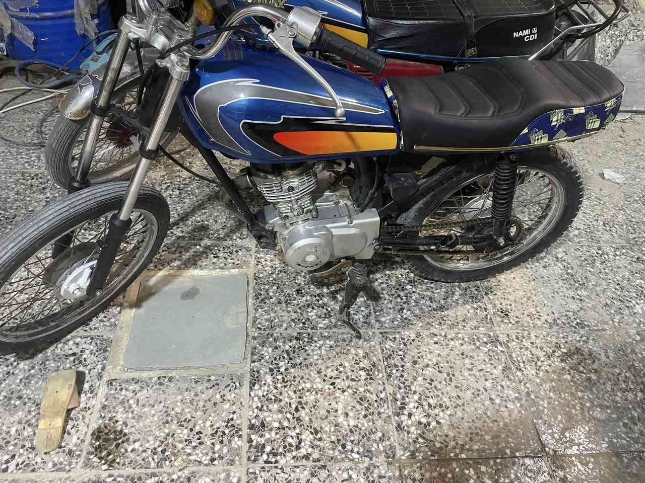 دراجه انتنس جديده تعمير ادوات السعر المطلوب 400بيهه مجال قليل الدراجه لا تنقيص لا تبخير كلشي مابيهه دراجه ناعمه 
العنوان البصره المطيحه @


**إذا كنت صاحب هذا الإعلان وتريد حذفه لأي سبب، رجاءا أرسل رسالة إلى الدعم الفني**