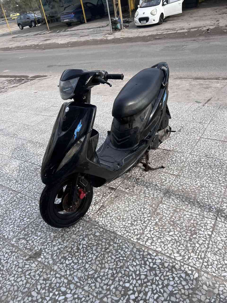 السلام عليكم دراجه ماكس عدله للبيع دراجه كلشي شغال بيه سلف هندر كرهبائيات كله شغاله هورن لايت قفل جنطه قفل ستيرن كلهن شغالات كفرات مختمات كلهن ويه المحرك ختم واحد اكفلك تبخير ونضوح محرك مينسمع صوته شلعه معدل نقصه فقط باتري ضعيف السعر ٥٥٠مكاني الدوره وهذه رقمي***********
