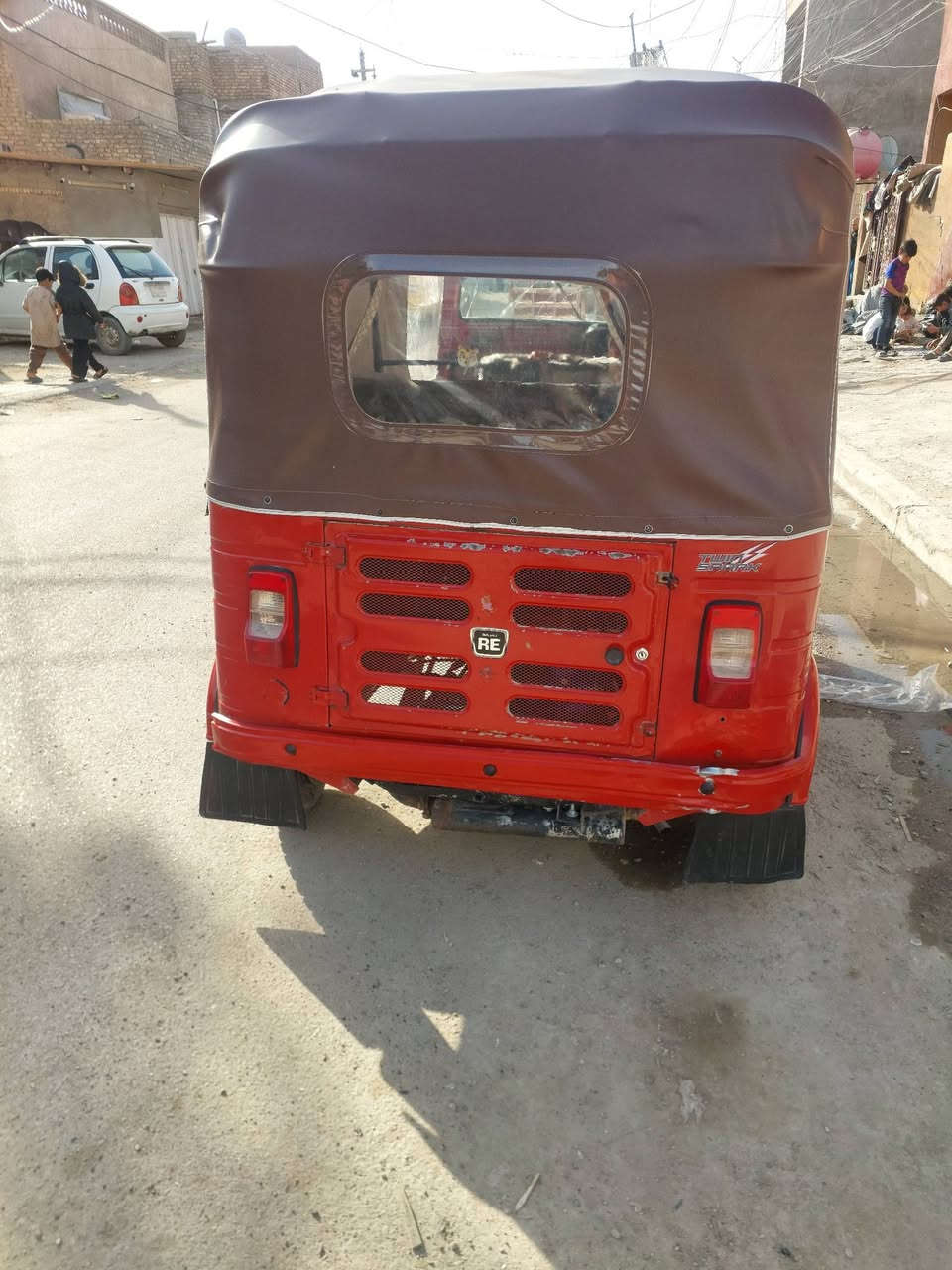 سلام عليكم تكتك 18 شهر 11 مابيه صبغ تكتك خير من الله رقم وسنويه بغداد حي اور السعر 5200 وبيها مجال رقم ***********
