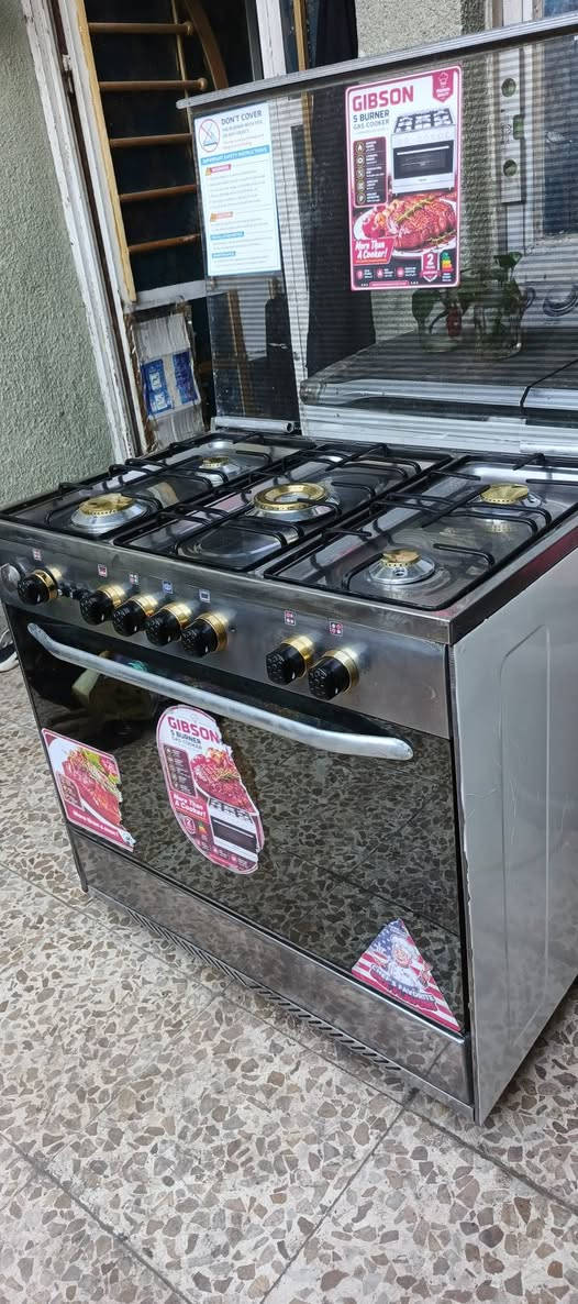 بسعر مناسب للبيع او مراوس
جبسون امريكي ستيل ثقيل كله شغال طباخ اللي ياخذ ما يخسر والله العظيم ، الحديد مغلون ناره عاليه زركه شوايه مع كلوب داخلي طباخ مستخدم قليل وراقي بس جداحات ما تشتغل 
استفسار واتساب ***********
