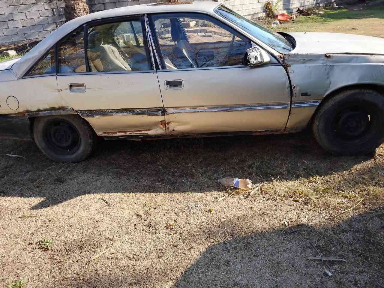 ***********  السعر 20 ورقه
