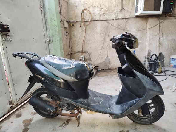 السلام عليكم دراجه ساسوكي ياباني متروكه شغاله بس ابيعه علا هاذا وضعه كوم حديد السعر 100 بيه مجال مكاني بابل حي الكرامه 3 رقمي ***********
