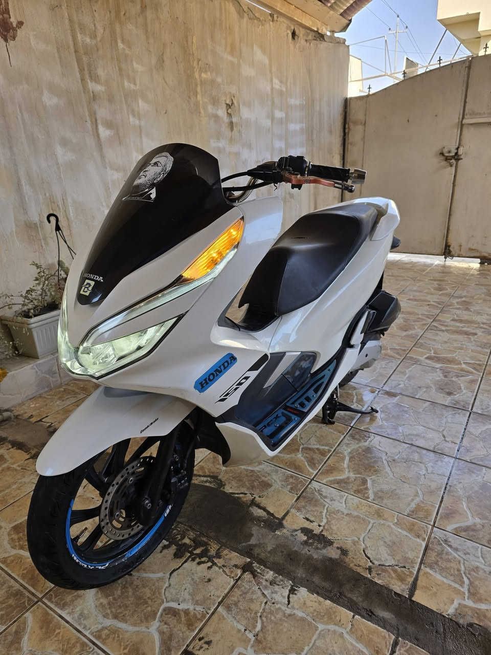 سلام عليكم بي سي اكس جيل الثالث ممشه دراجه ٩٢ لاف نضافه ٩٠ ،،،١٠٠ مي راديتر دهن موتل بانزين محسن وارد كوري بصمه السعر ١٨٥٠ العنوان كركوك حي لاسر والمفقودين رقم ***********
