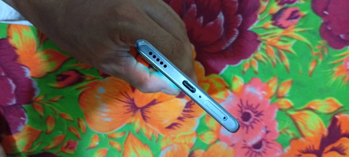 سلام عليكم جهاز هونر x9a. ذكره 256. مبدل شاشه  سعره 160 ليريده يتصل   ***********  أو خاص
