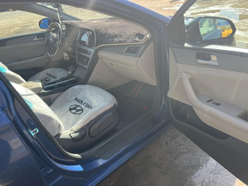 سلام عليكم سوناتا مديل 2017وارد أمريكي 🇺🇸 حادثها قطعتين بدون تبديل ليبل واحد سياره كله مكينا وكير وحداديه وتخم تاير كله شرط موصفات معرفه شاشه تحكمات لد امامي وباقي الموصفات المكان الديوانيه رقم الهاتف ***********سعر120 وبيها مجال
