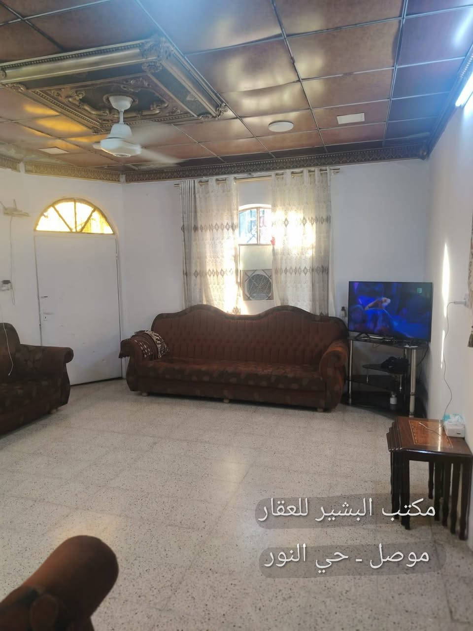 دار للبيع ..موصل حي الاخاء ملك صرف طابو الزهور يقع على شارع عريض ٢٠ متر شارع الشركه الوطنيه للتقسيط ورصيف عريض المساحه ١٤٥ متر واجهه ١٢.٥ متر 
يتكون من غرف نوم عدد ٢ وهول كبير ومطبخ وصحيات  طابق واحد 
المكاتبه مع صاحبه الشرعي 
للاستفسار الاتصال على ارقام المكتب ..
***********
***********
***********
او مراجعة المكتب في الموصل حي النور سايدين دانيه ماركت مقابل صيدلية الكوثر.
