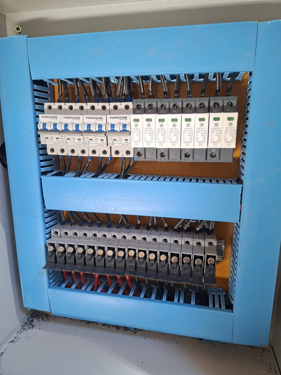 نقدم لكم عملنا لهذا اليوم ١/٣/٢٠٢٦
قامَ #مركز_دجلة_للطاقة_الشمسية بتجهيز وتنصيب منظومة طاقة شمسية لماركت دجلة في مدينة تكريت القادسية شارع المستشفى العسكري 
مكونات المنظومة.
الواح لونجي 615w عدد ١٠٨ 
انفيرتر هاي فولتج حجم 50kw هايبرد
بطاريات عدد ٢ حجم 60kw هاي فولتج.
مع كافة الاسلاك والقواطع .
بقدرة 200 امبير نهاراً وليلاً
عنواننا//
صلاح الدين تكريت القادسية الشارع العام 
الانبار الرمادي شارع ٦٠
للاستفسار//
***********
***********
