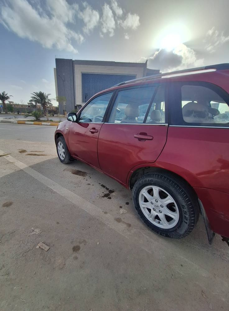 شيري تيكو 2013  
ضربه جاملغ   خيط تبخير 
السياره جاهزه من كلشي تايرات جدد 
بعض المشاكل البسيطه 
حداديه ١٠٠ بالميه
*********** ناصرية, ذي قار
