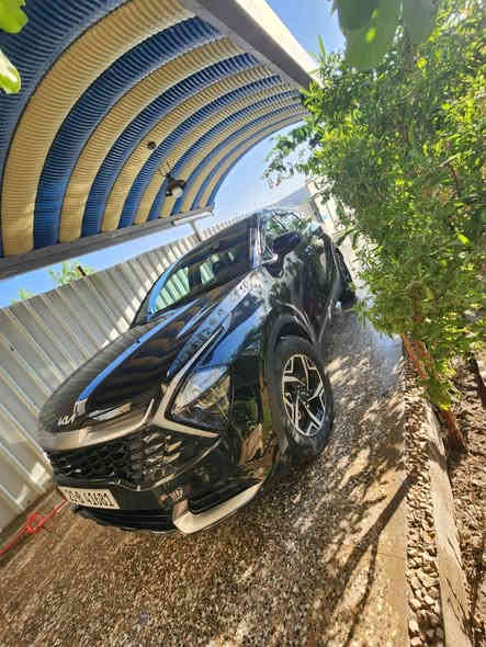 السلام عليكم للبيع فقط 
سبورتج 2023 حادث جداً خفيف شخط بالجاملغ والباب وصور حادث مرفقه بجم كبس بدون دواخل ولا ايرباك 
 لون اسود . ماشية 28 الف مايل
مواصفات السيارة عاديه
محرك ٢٥٠٠ تنفس طبيعي 
رادار امامي 
سويج
سياقة ذاتية
تحديد مسار 
شاشه +كامره + حساس
سايد بريك بصمه 
تبريد قطعتين 
كير 8 نمر
رقم سليمانيه دولي ترقيم جديد تحويل مباشر هزه ورقم جدد
مكاني بغداد السيديه 
سعر سياره ١٨٧ ورقه وبيه مجال حق الجيه للشراي اتصل بلرقم ويدلل  
استفسار/***********
            /***********
