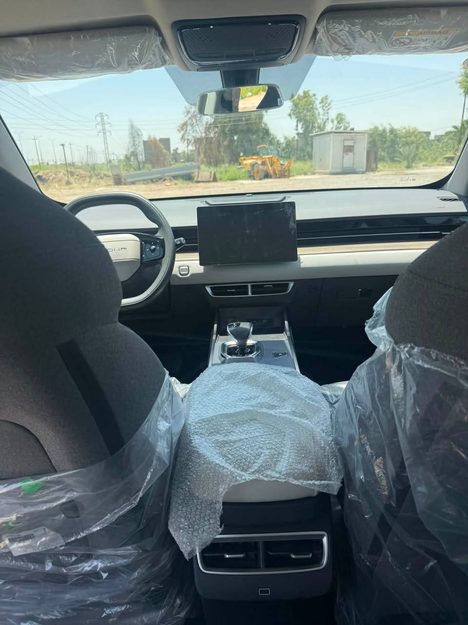 جيتور داشينك كومفورت ٢٠٢٦ 
زيرو ع وضع الشركة
ضمان وكاله هارلم
يرقم بغداد
اللون اسود 
٤ جام اوتو عند الاطفاء
تبريد قطعتين
تحكمات مقود جهتين 
شاشة ديجيتل 
كاميرا خلفية 
اشاير بالمري
كشنات رياضية
خمس احزمة امان
صرفية ممتازة 
دخول ذكي وتشغيل ذكي و تشغيل عن بعد
اضاءة امامية وخلفية LED
ويل ١٨ انج
وبسعر ممتاز
صاحب السيارة ‭***********‬       ***********
‭
