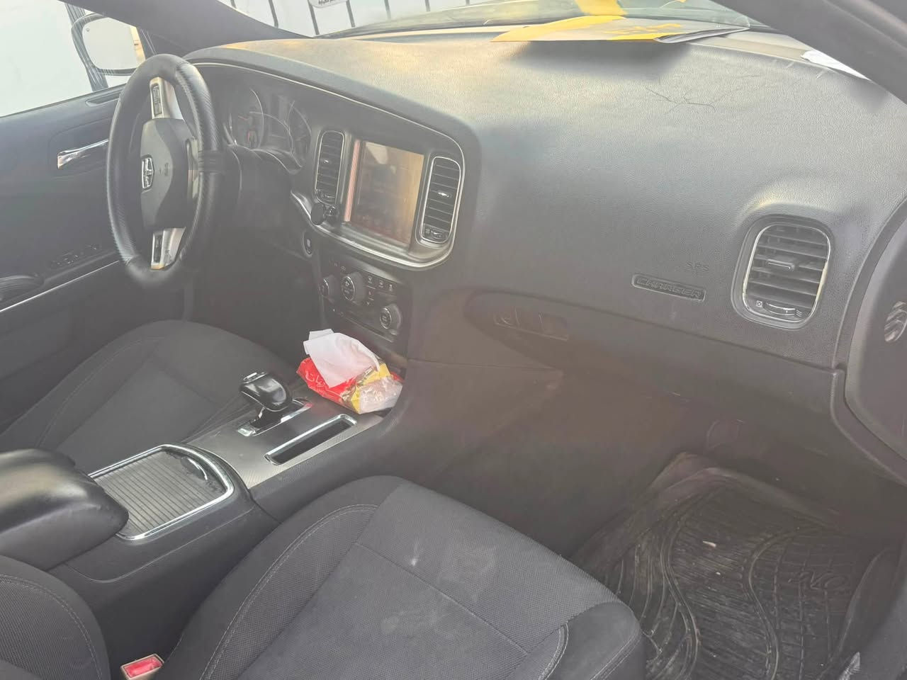 بيع مستعجل بسعر مناسب 
جارجر ٢٠١٢  فول مواصفات شفتات شاشة جبيرة كير طيارة 
الضرر جاملغين وبوند 
مكان القيارة
***********
@إشارة
