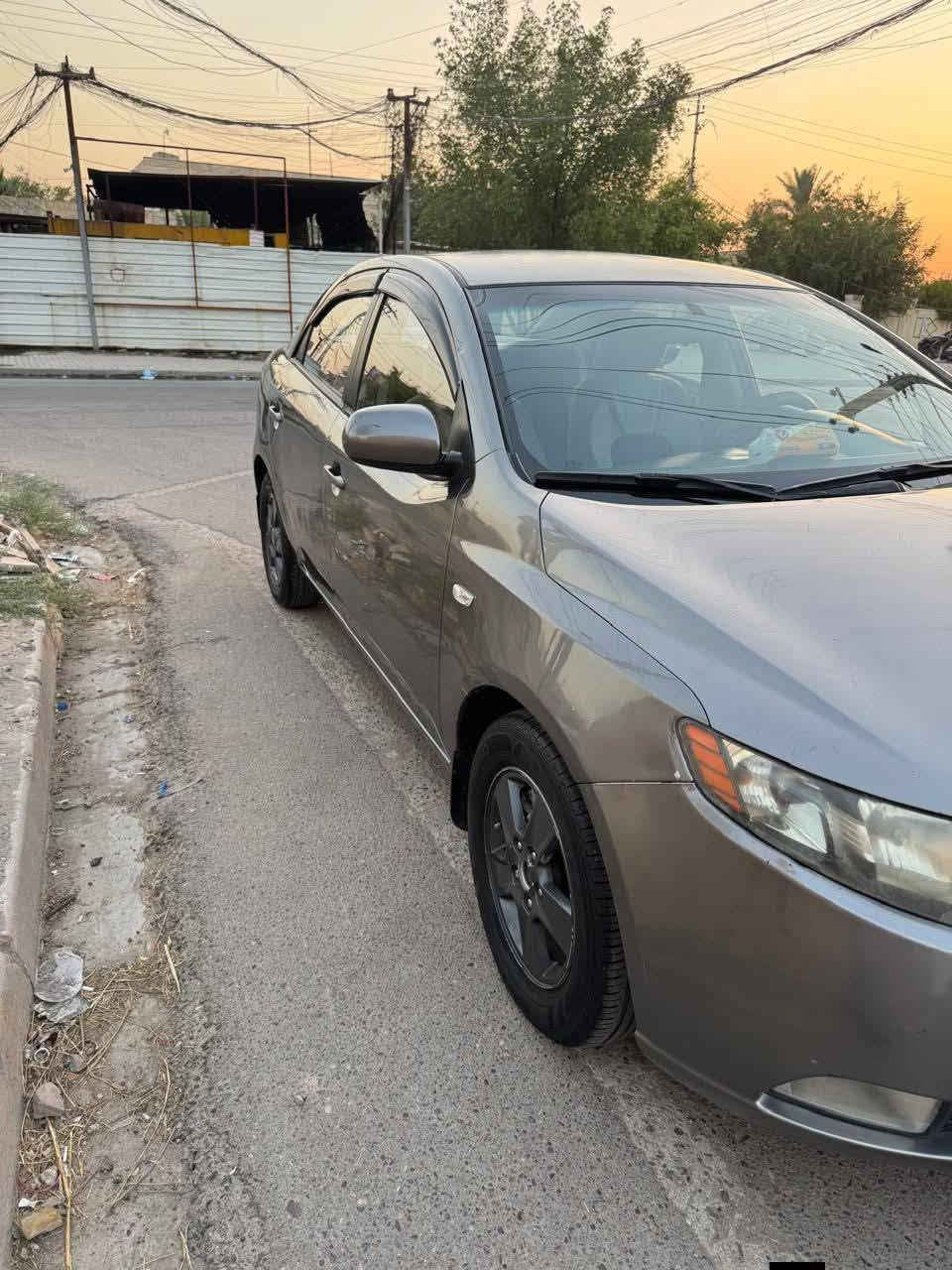 فورتي موديل 11 سياره كير محرك  تبريد حداديه كلها مكفوله  السياره صبغ عام اثر جراد صبغتها للجمالية عندي تصوير قبل لا اصبغها  السعر 82 وبيها مجال ***********
