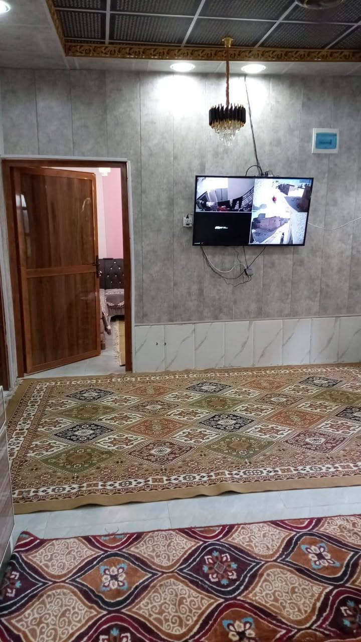 بيت لبيع زراعي مساحه ميه غرفتين وصاله ومطبخ وبراني وصحيات بيت جاهز من كلشي موجوده سماوه السعر تصال واساب *********** مكان سماوه قريت سيد جبار قرب مستوصف الشفاء
