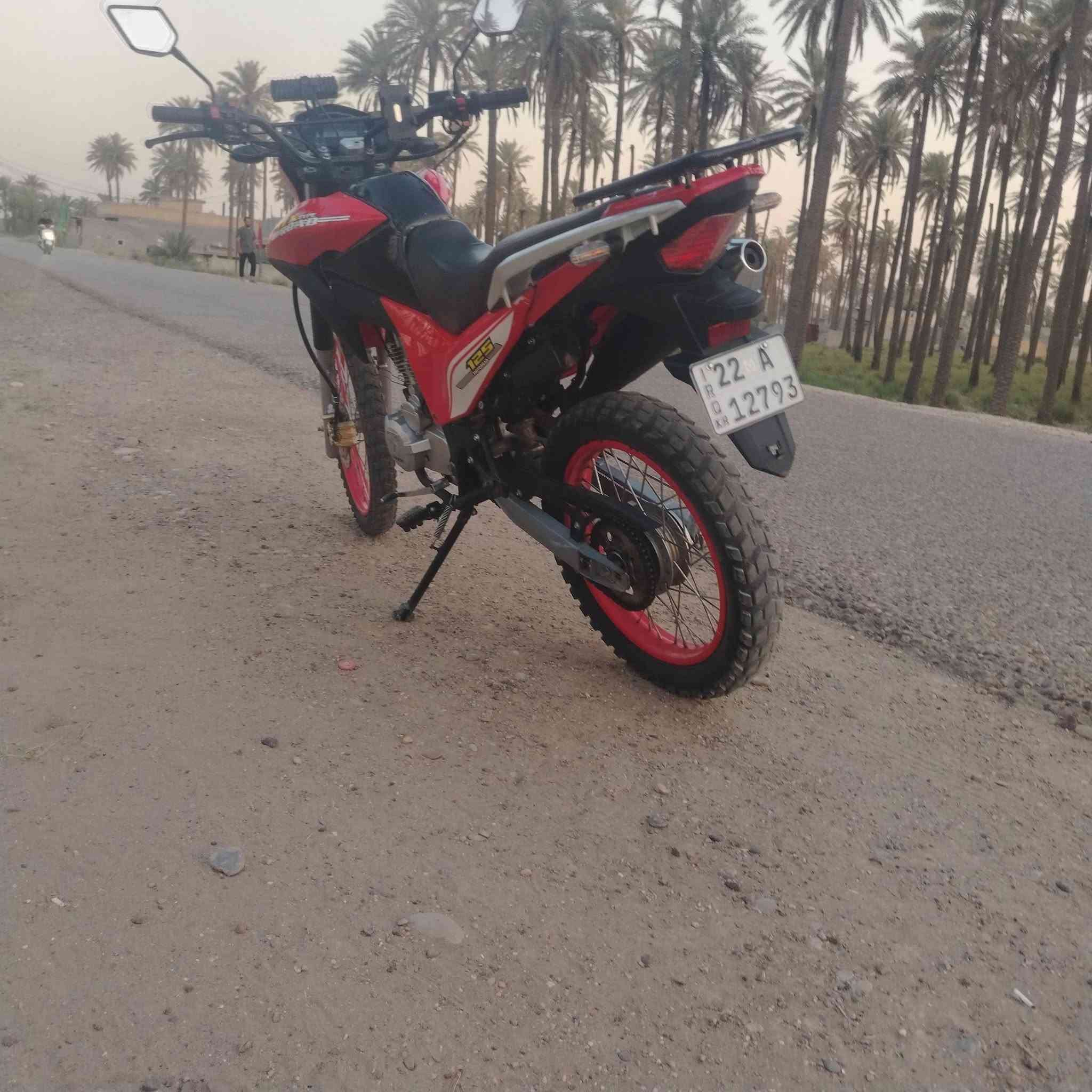 سلام عليكم دراجه لونسون قفاز بعدها بحال الشركه ما مشتغله المكينه ما مفتوحه بس السلف ما يشتغل ما ادري شبي السعر مليون و٥٥٠ وبيها مجال قليل المكان بغداد حي البتول ***********
 ستخدام شخصي
