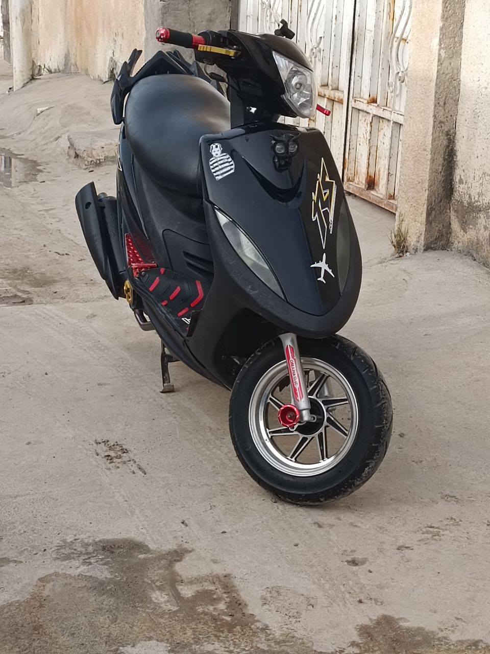 إسلام عليكم بيع درجه ماكس عدله امزوده بوشه ٥٥ اكلجات رياضي فول سرعه تقفل سرعه ١٠٥ السعر ٧٠٠ وبيه مجال المكان ديالى الخالص رقم التلفون *********** آسيا
