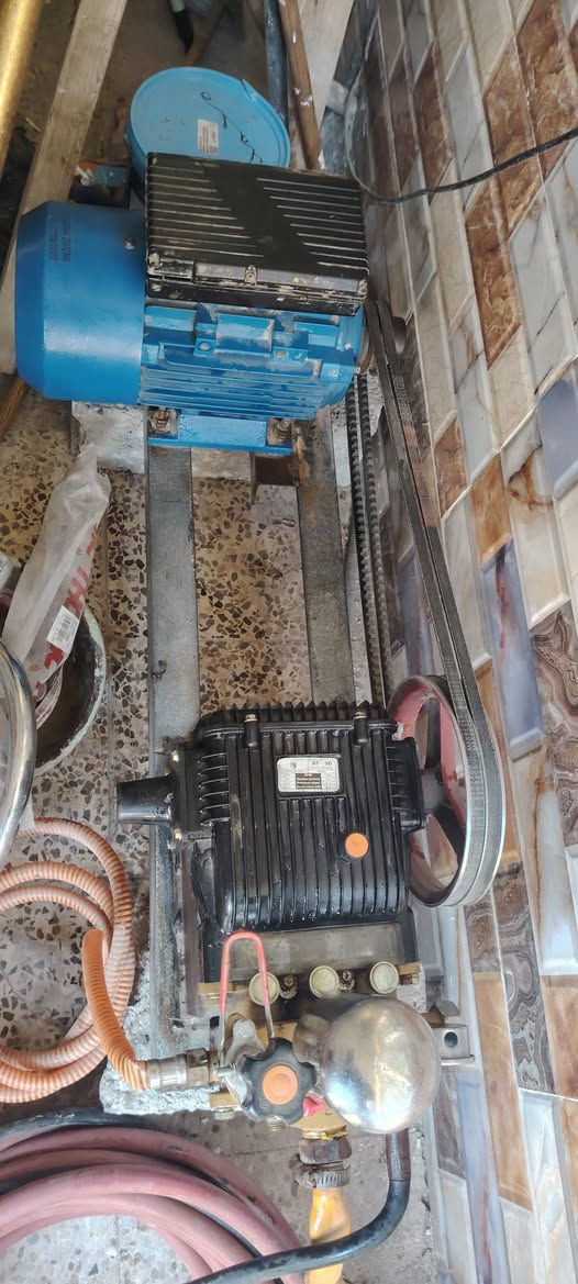 بعد التحيه والسلام ماطور غسل للبيع كلش قوي الماء مالته يصعد ارتفاع ٥ أمتار والله استخدام شخصي مو شغل ومفصيلنه هستوه استخدمته فقط للزياره وغسل للبيت السعر ٣٥٠ وبي مجال غير متواجد عالفيس
***********
