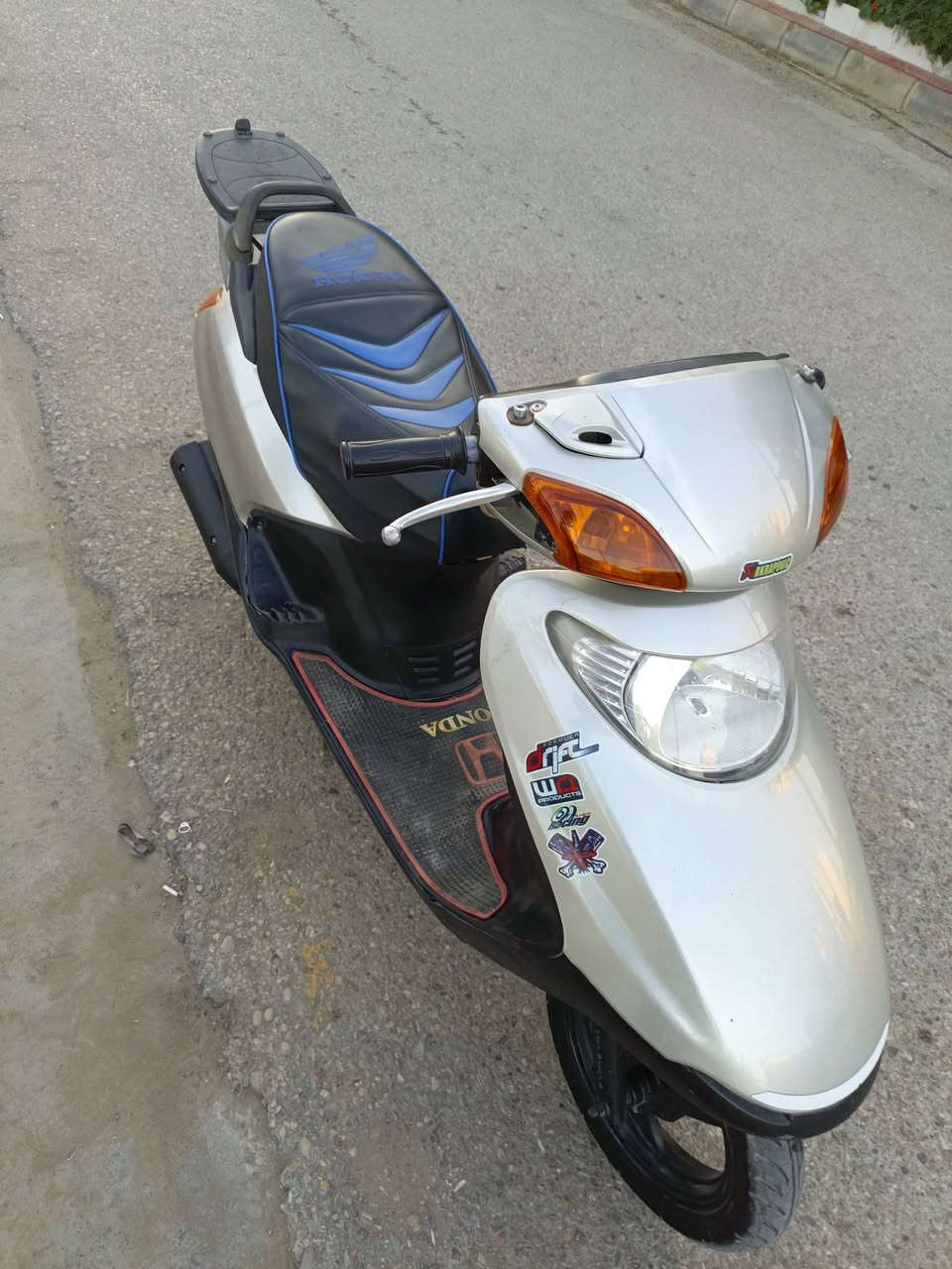 سبيسي صيني مديل 2020 
دراجة جاهزة من الطول للطول كلة جديد كلجات دبلات تايرات  مال جناي اي نقص مابيها عدى الكيلومتر عاطل
مكينة مكفولة من ناحية تنقيص وتبخير ونعومة
سعرها 575 وبيها مجال قليل 
مكاني كوت داموك 
***********
