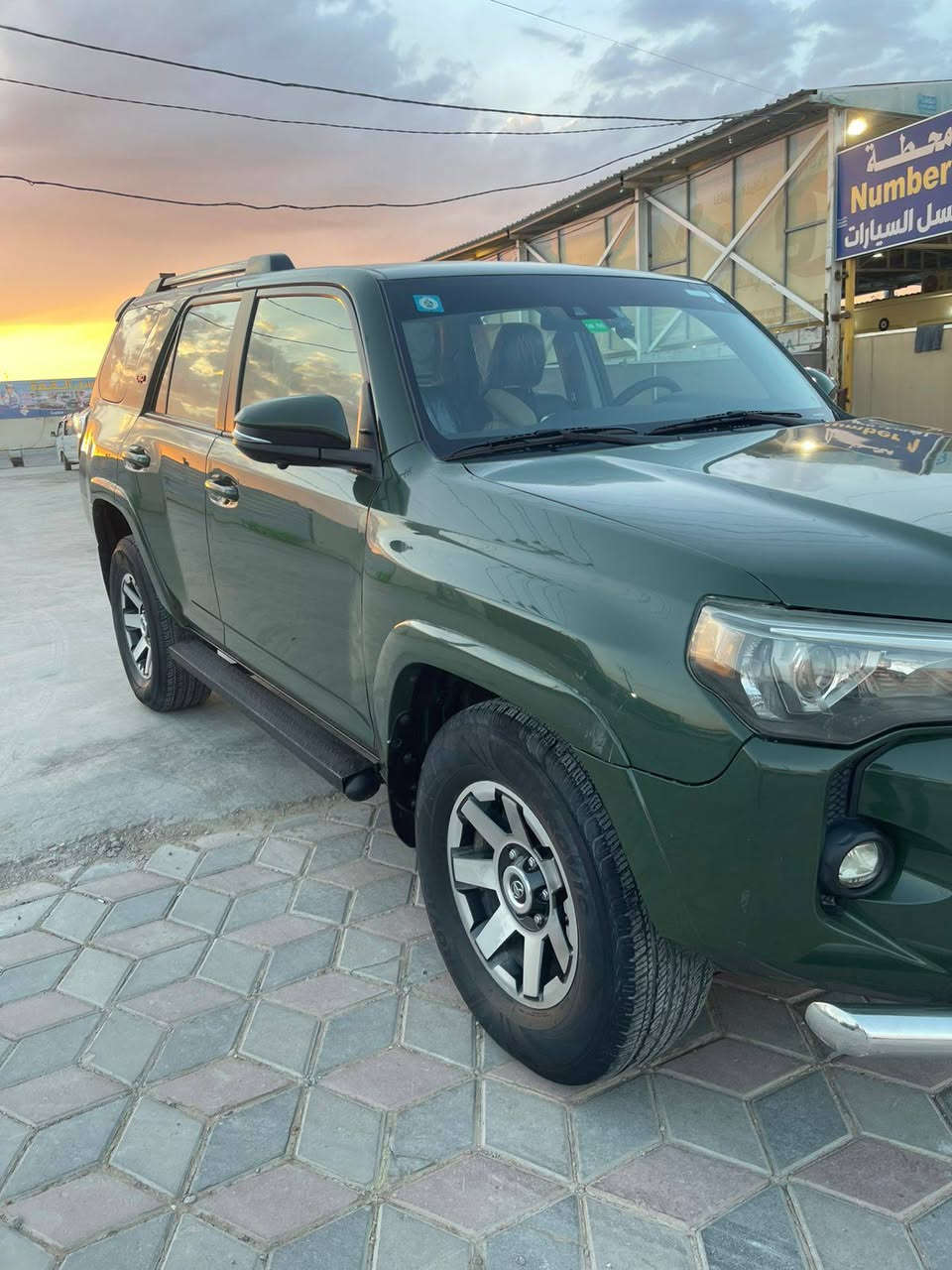 السلام عليكم 
تيوتا فور رنر موديل ٢٠٢٢ وارد امريكي حادثها جاملغ ايمن ماشيه ٣٧ مكينه ٤٠٠٠ لاندكروز ٦ سلندر تخم تاير باتري تبريد حداديه كشنات جلد ٥ راكب كامرات ٣٦٠ درجه مري شفط بصمه شاشه وداش كام امامي خلفي رقم بغداد لل٢٠٢٩ انكليزي لون زيتوني سعرها ٣٢٠ مع المجال للاستفسار اتصل *********** مكان السياره الديوانية مركز
