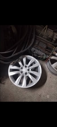 طخم ويل كب سورنتو حجم 18اصلي السعر 300الف وبي مجال تواصل علرقم 0751149...