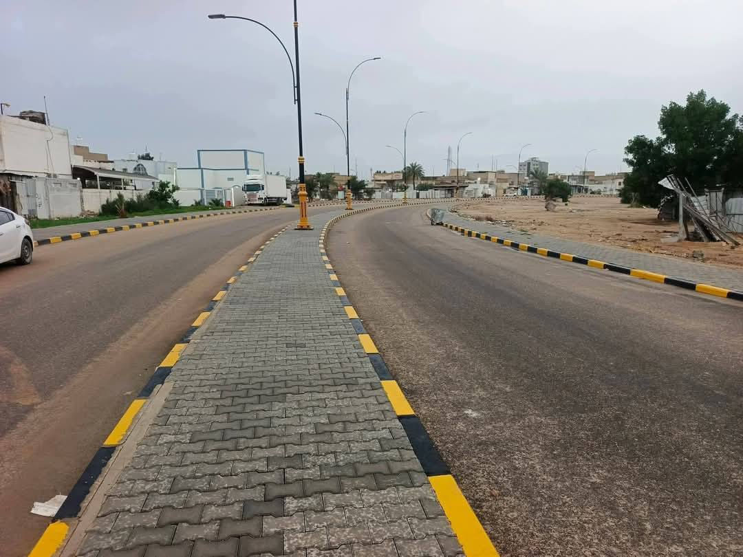 ‏عرصه للبيع مساحه 72 متر واجه 6ونزال 12 دور الهنديه قرب السوك الأول على سايدين موقع كلش حلو تصلح تجاريه او سكن السعر 85 بيها مجال للاستفسار مكتب بركات أم البنين 
‏الاتصال ***********
‏
