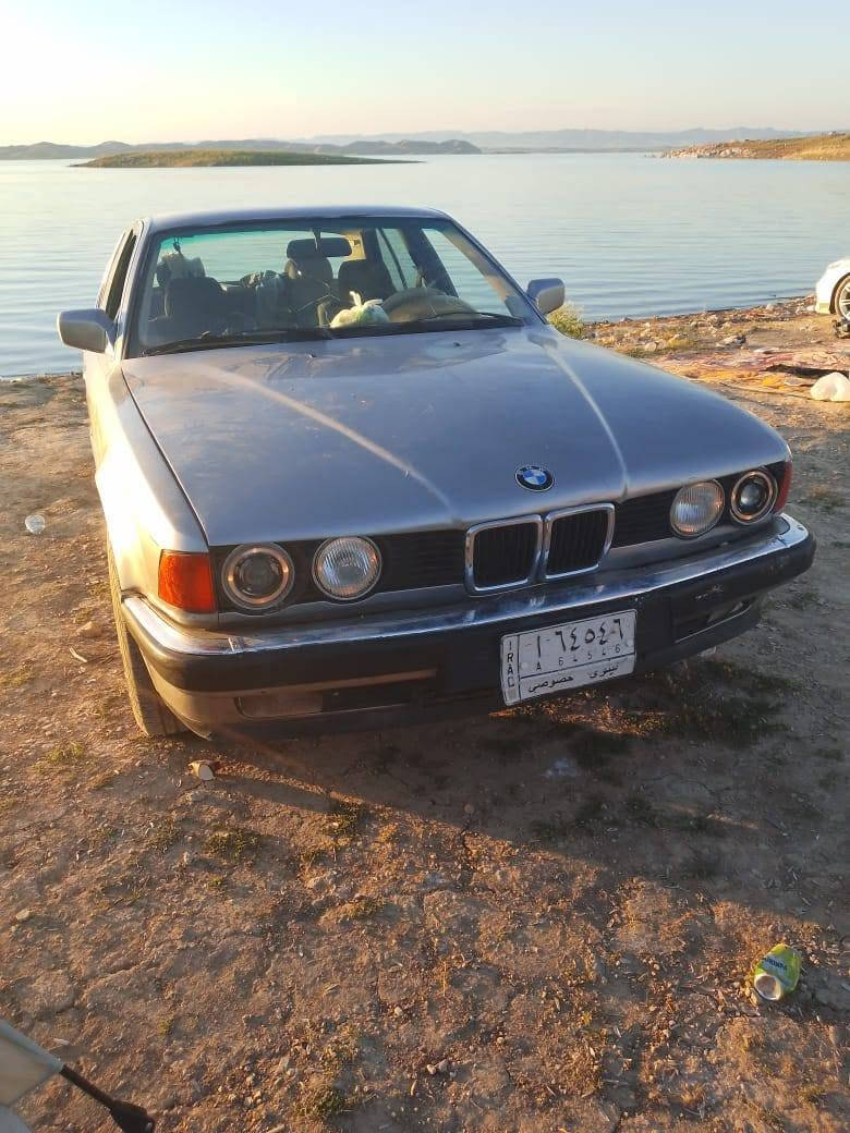 السلام عليكم بيع  أو مراوس بتكسيBMW 735  كير ومحرك شرط طخم امامي خلفي جيد جدا  جاهزه نقص تبريد فقط موديل 91 رقم نينوى شرط التحويل مكان السياره موصل  السعر ٤١ وبيه مجال ***********

