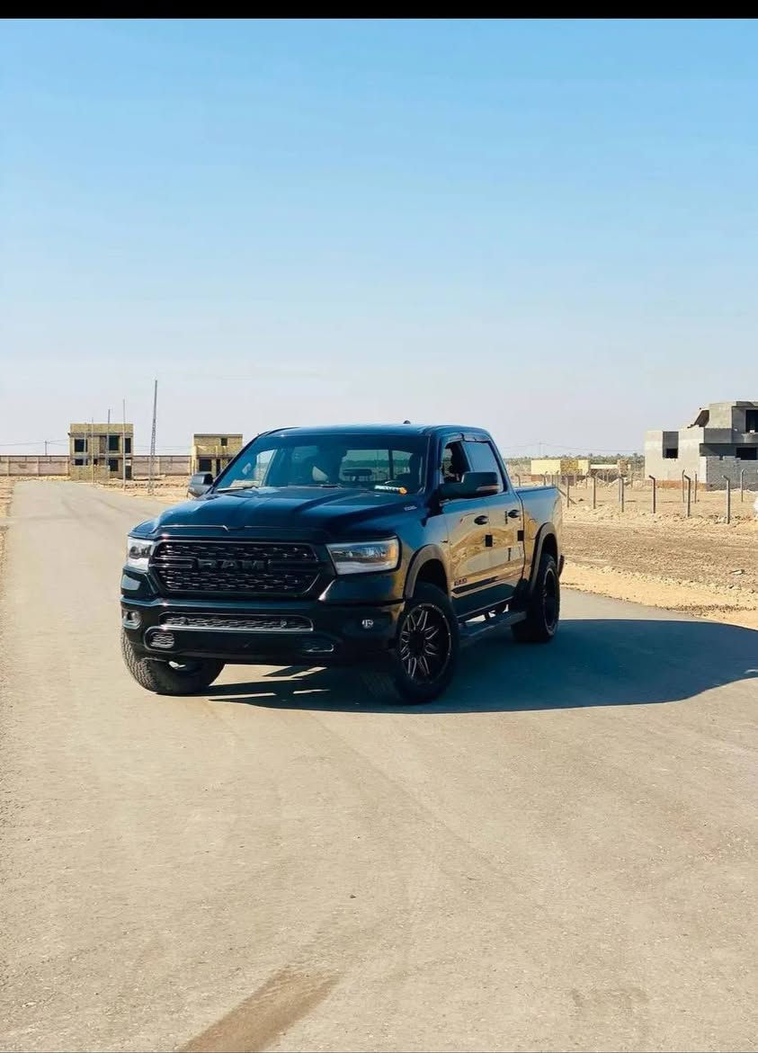 ياالله السلام عليكم للبيع رام بغ هورن موديل 22 مكينه 8سلندر رقم بغداد بسمي ماصار شهر من سويته هزه جديده السياره بصمه اكزوز شركه تخم تاير الصلي شرط دواخل ابلادي شركه اسود سياره ماناقصه شي ماشيه 43 حقيقي سياره بيه طخه بل بنيد ربع شبر مرجعه عل بارد اوشخطه مكحله بل جاملغ الخلفي فقط مابيه حادث السياره نصبته اتخبل احله من الصور بهواي. لمعه اتخبل مكاني بابل حله ورديه خارج رجائن ماراوس فقط بيع سعر ((((٣١٠ ))))بيه مجال شي بصيط حك الجيه ولشراي بي خير اويدلل ***********. ابو سجاد
