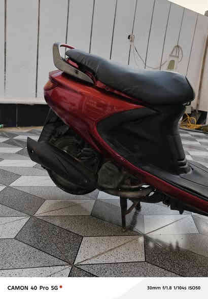 السلام عليكم دراجة فراشه ياباني للبيع سلف او هندر شغال كهربائيّات شغاله مكينه نضيفه كلش السعر 450وبيه مجال مكان بابل القاسم للاستفسار الاتصال على الرقم ***********وبيه واتساب
