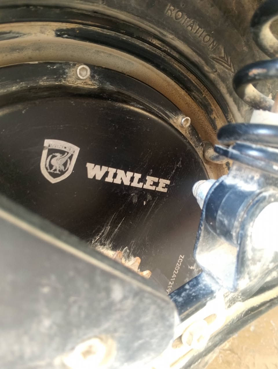 السلام عليكم دراجه للبيع R9 بعدهي جديده مابيها نواقص بطاريات جدد
سعر(375)وبيها مجال 
التواصل واتساب ***********
مكان بغداد جسر ديالى الجديد شارع سايد واحد
