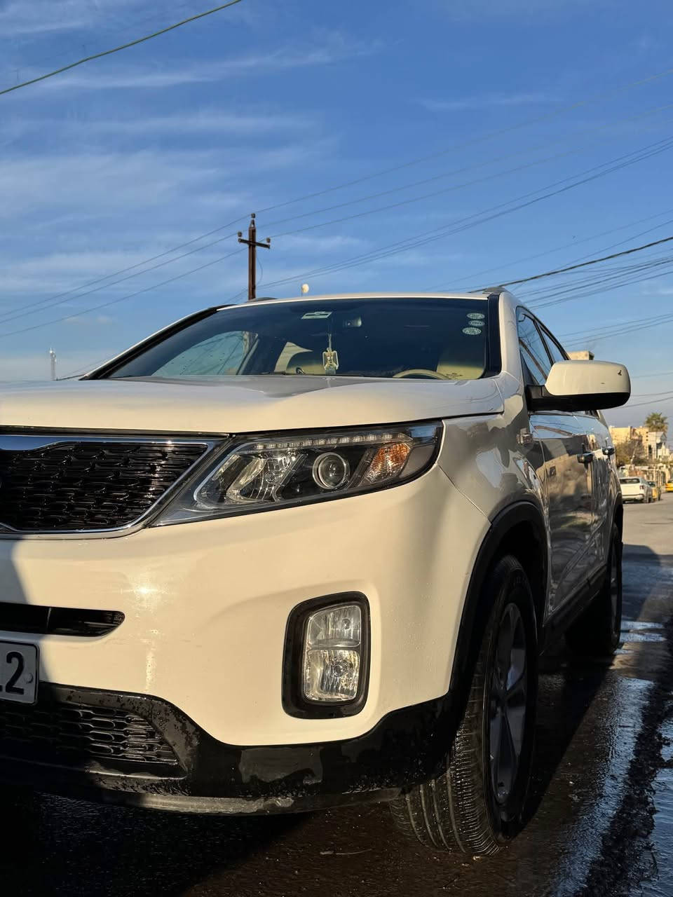 كيا سورينتو 2014 - كوري (رقم أربيل) - جاهزة للتحويل
التفاصيل:
• السيارة: كيا سورينتو (Kia Sorento).
• الموديل: 2014.
• الوارد: كوري.
• المحرك: 4 سلندر - 2400 (دوش) - اقتصادي وقوي.
• المسافة المقطوعة: 238,000 كم (ممشى حقيقي).
🔧 الحالة الفنية:
• كير ومحرك: خير من الله، شرط الفحص .
• التبريد: 3 قطع ( بيه ليك بالصوندة ).
• البدي: السيارة مصبوغة 7 قطع (متفرقة) بين رش وبين معجون ، ابيعها على أنها "صبغ حزام" ، السيارة كعدتها حلوة مثل ما موضح بالصور

📄 الأوراق:
• رقم أربيل (دولي).
• السيارة باسمي (تحويل مباشر بأي وقت/ أو وكالة مضمونة).
📍 السعر: ( 143 ورقة )
📞 للاستفسار: ( *********** ) موصل, نينوى
