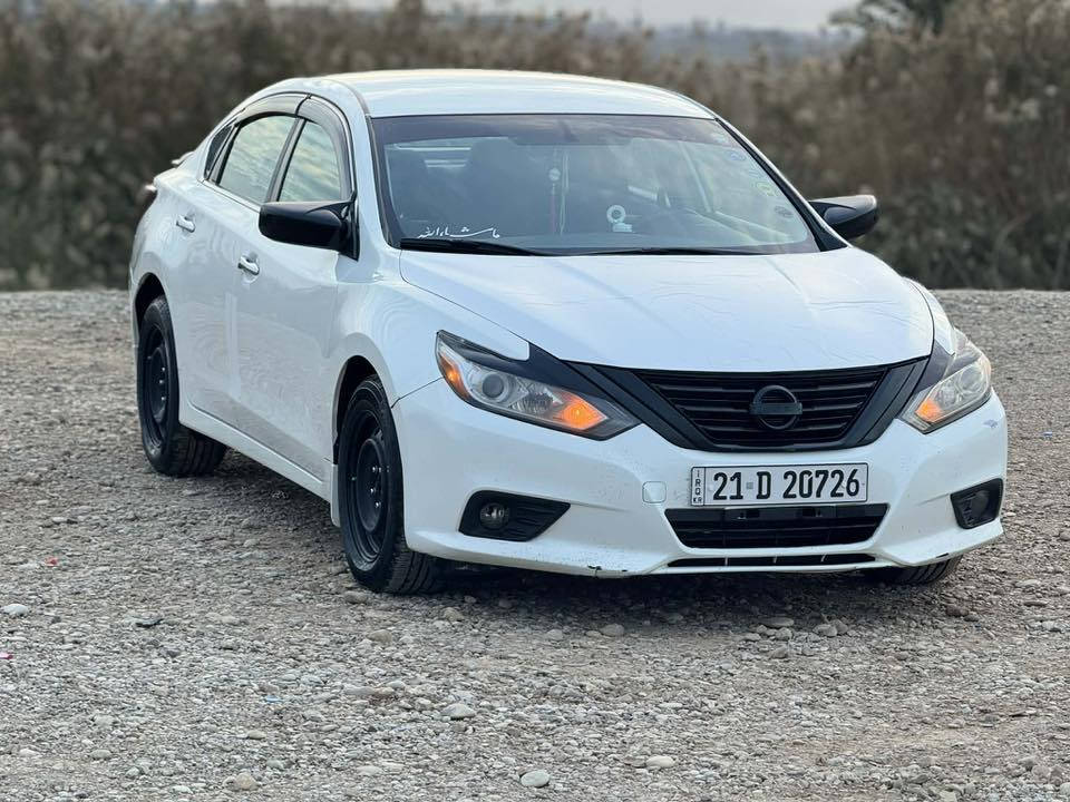 التيما 18 SR وارد امريكيً بدون دواخل بدون ايرباك السونار كدامك ماشيه 134 سنويه رقم جديد ب اسمي تحويل وكاله محرك كير ب شرط 133 و بيها مجال ***********
