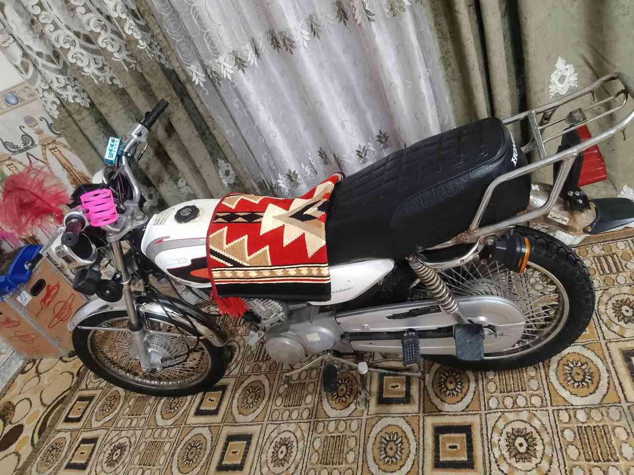 سلام عليكم تايكر للبيع موديل 17 اوراق اصولي مكفوله كفاله عامه من التاير التاير مكاني محاويل السعر 375 رقمي ***********شعندك مراوس نزل
