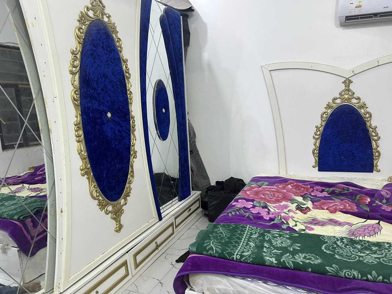 غرفه للبيع قيم واخذه مستعجل ع البيع
📞‭0785 032 2792‬
