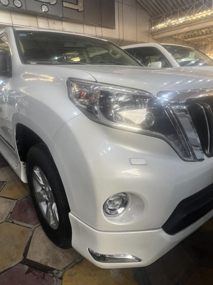 سلام عليكم تويوتا برادو موديل 2017 خليجيه وكاله ساز فئه TXL فول محرك 6 سلندر كراسي ثنين كهرباء شاشه وكامره لايت زنون لد صباحي زراك لايت رقمها بغداد رقم جديد بيها صبغ ركن الدعاميه الاماميه اثر شخوط السعر 365 (***********)
