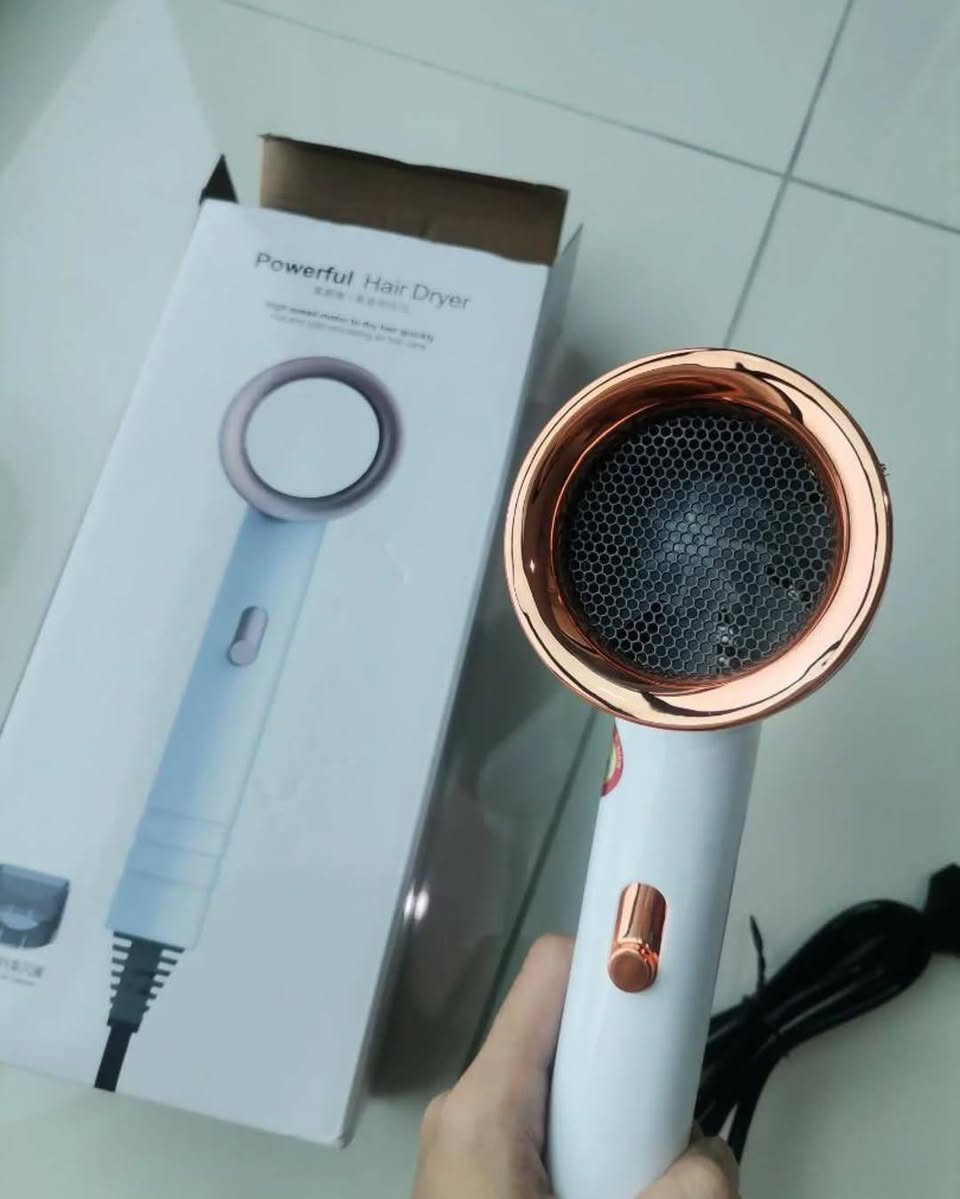 السعر 18الف

سشوار معروف این روزها که کل تیک تاک ترکوندههه

مناسب خانه و مسافرت

مستورد .

اللون رمادي، أبيض

نوع موتور AC موتور AC معمولا عمر طولانی تر و قدرت بیشتری نسبت به موتور DC دارد

مزايا

قوة عالية : قوة 2200 واط من مجفف الشعر هذا تضمن جفاف سريع للشعر.


**إذا كنت صاحب هذا الإعلان وتريد حذفه لأي سبب، رجاءا أرسل رسالة إلى الدعم الفني**