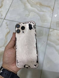 📱 آيفون 16 برو ماكس 🔹 ذاكرة 256GB 🔹 الجهاز واكع من ارتفاع 10 أمتار ومت...