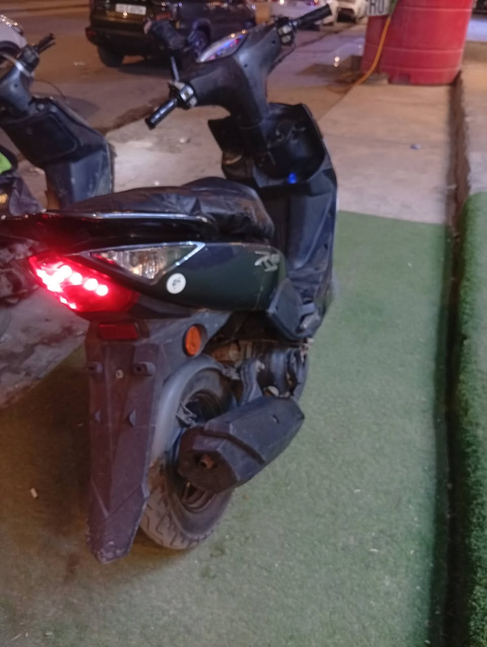 السلام عليكم ماكس مضلع للبيع الدراجه ما مفتوحه كفراتها اصليه رقمهم مثل رقم المكينه الدراجه مايحتاجلها أي نقص سلف هندر لايكات ايشاير كلهم شغالين السعر 800 وبيها مجال الطيبين مكاني البصره جنينه هاذي رقمي ***********
