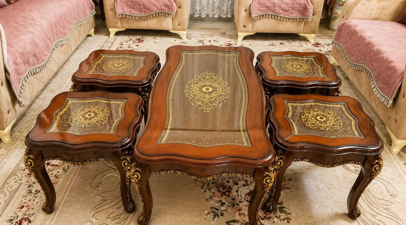 السلام عليكم 
للبيع تخم قنفات راقي وأنيق  ✨
طقم بحالة ممتازة ونظيف، ألوانه راقية ومتناسقة (بيج ووردي غباري)، مناسب للصالات والمجالس 🌸

يشمل [عدد القطع : ٨قطع يعني تخم ونصف]
💰 السعر: [ مليون وربع وبي مجال ]

اما البردات (٣٠٠الف وبيها مجال ) 
والطاولات (١٠٠ الف وبيها مجال) 

📞 للاستفسار او المراسلة واتساب : [***********]
📍 المكان: [النجف الاشرف]
