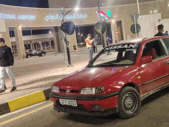 سلام و عليكم
نيسان صني تك باب
محرك 20 الا صرف و الا نفخ
كير عادي 
مصبوغه عام
سياره اب اسمي شرط الوكاله ول تحويل
كربون مسجله اله 
 السعر 35وبيها مجال
شراي تصل
***********
***********
