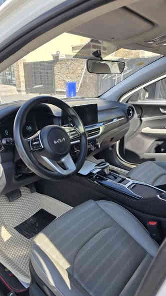 كي ثري 2022
السيارة فول 1/1 ( تبريد شاشة و تبريد خلفي و يدات كروم...الخ)
السيارة كلش جديدة و على ايدي من هي زيرو و دهن من كيا و 
بانزين محسن فقط
 مابيها اي نواقص بس رصعه بالجاملغ الخلفي
سعر 138
مكاني بغداد 
***********
