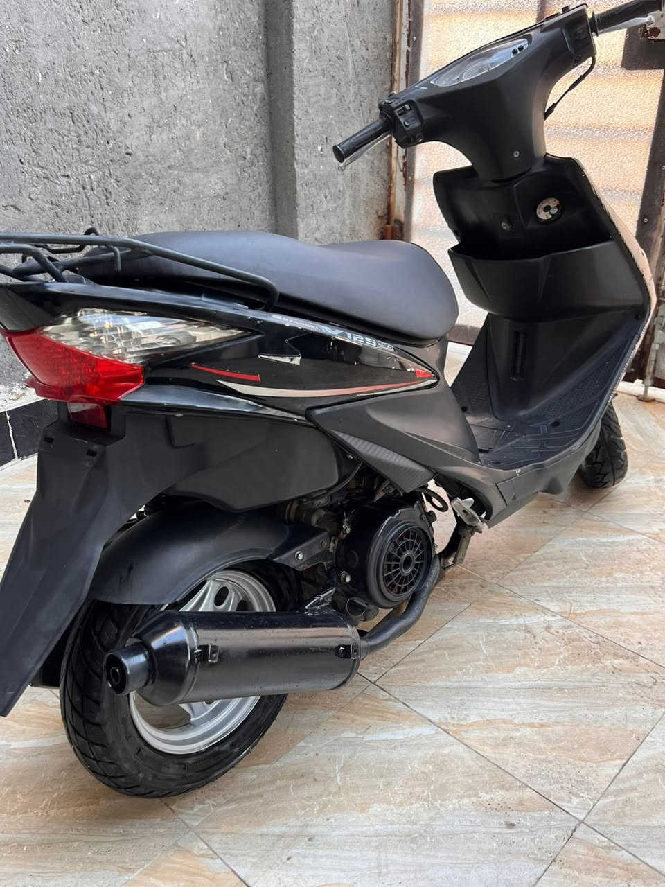 سلام عليكم دراجه ادرس  كامله بدون نقص كلش جديده مكينه ناعمه  مكاني كربلاء الحر السعر 400وبيه مجال ***********
