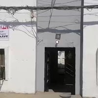 بيت للبيع • ١٠٠م • شارع مطار القديم