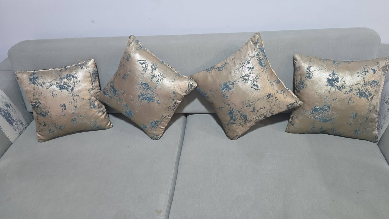 السلام عليكم عندي نص تخم ٦ نفرات والقنفه تصير كبيره تصير صغيره اريد ابيعه هسه اللي يريده يجي ياخذه السعر قفل ٢٠٠ الف التخم نوع ممتاز من النوع القديم ثكيل جدا الدوشمه متعبانه فقط القماش لونه فاتح صاير .. والتخم حديد مو خشب وثكيل تحفه رجاءا فقط اللي يشتري يدخلي ومستعجله لازم هسه ابيعه بدون وعود كاذبه


**إذا كنت صاحب هذا الإعلان وتريد حذفه لأي سبب، رجاءا أرسل رسالة إلى الدعم الفني**