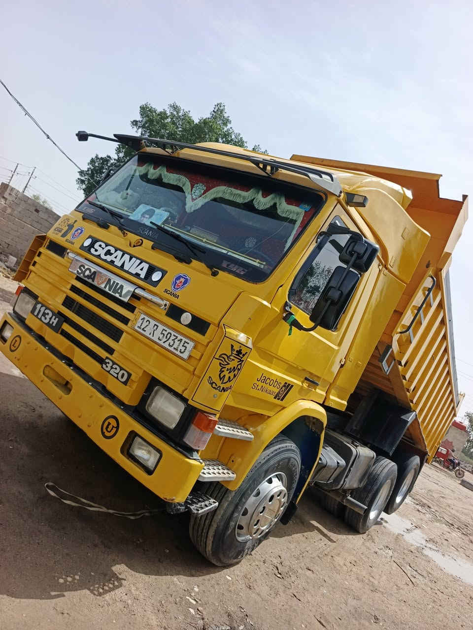 السلام عليكم 
للبيع 113 سحال عضله تخم تاير 
مكينه كاورين كير 5×5 شاصي كفاله 
بدي جديد غماره جديده
رقم نينيوه مشروع وطني ابسمي جديد 2030
السعر 190 رقم الهاتف ***********
