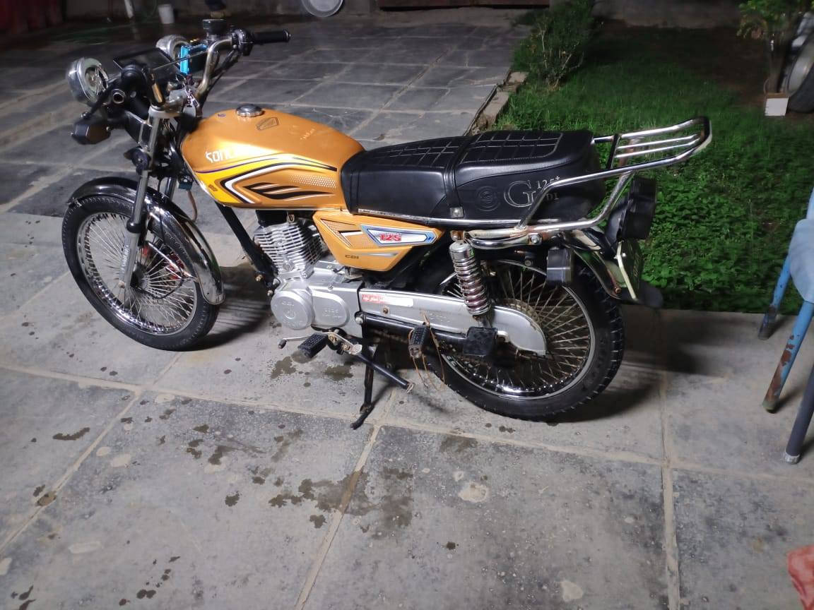 تايكر سونك 25 للبيع اوراق اصولي مصارلهة طالعة هواي دراجة حلوة و خير من الله لا تنقص ولا تبخير محرك مكفول كهربائيات كلهة شغالة تخم تاير جديد دراجة احلة من الصورة لون مشمشي السعر 625 و بيها مجال قليل مكاني بابل شوملي التواصل علة الرقم بيع مستعجل 
***********
